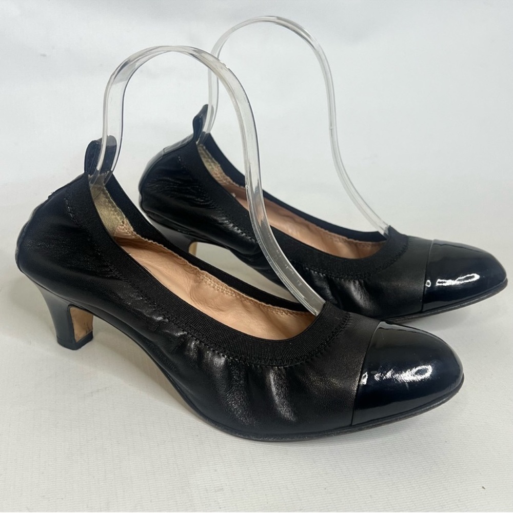 Anyi Lu Patent Leather Flexible Low Heel Pumps Shoes
Very high quality leather